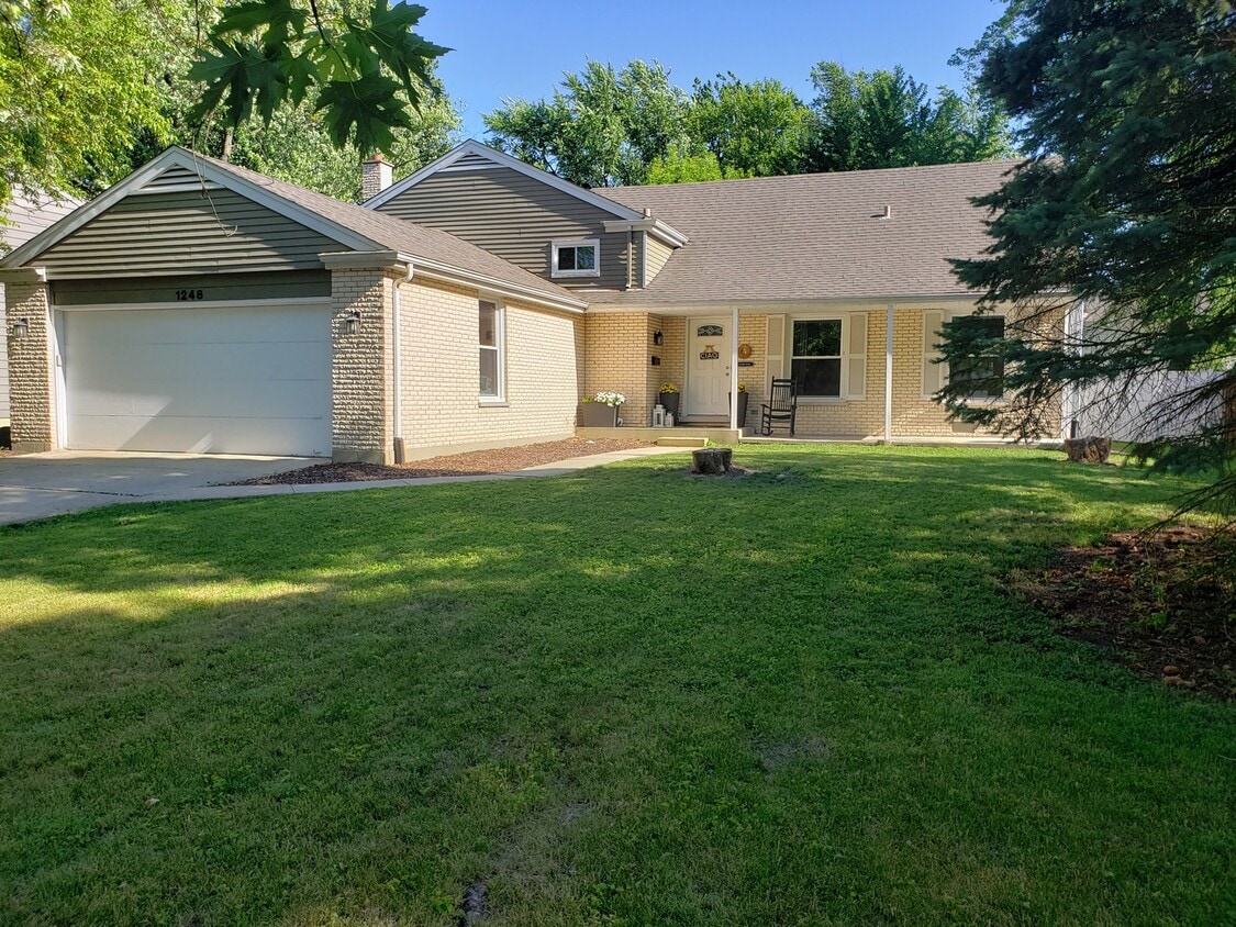 1248 W Jefferson Ave, Naperville, IL 60540 House for Rent in