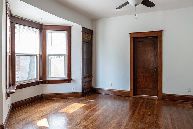 Living room - 4316 Lloyd St