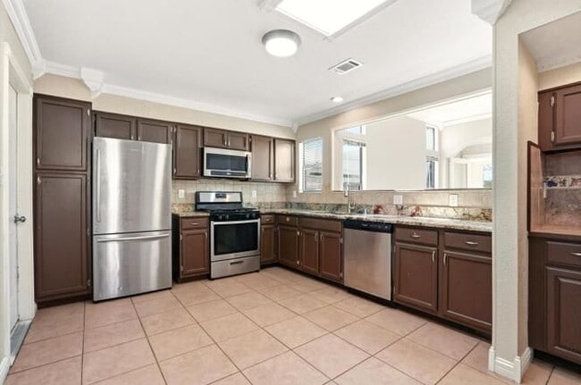 Foto del edificio - 1645 Hollyberry Dr NE