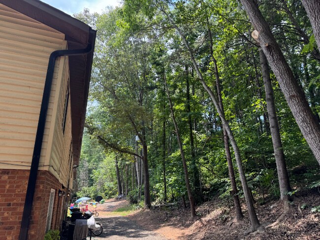 Foto del edificio - 147 Woodland Dr