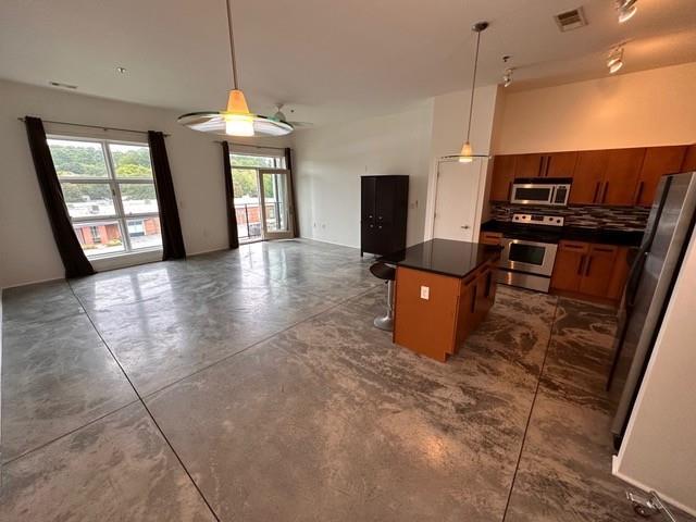 Foto del edificio - 560 Dutch Valley Rd NE