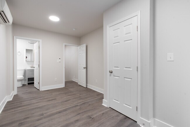 Foto del edificio - 839 E Willard St