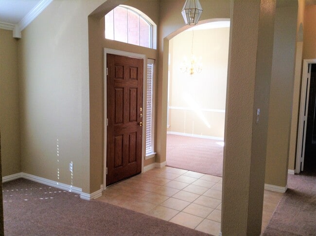 Building Photo - 1245 Barrington Dr