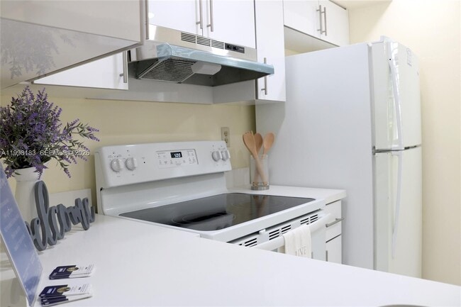 Foto del edificio - 401 Gardens Dr