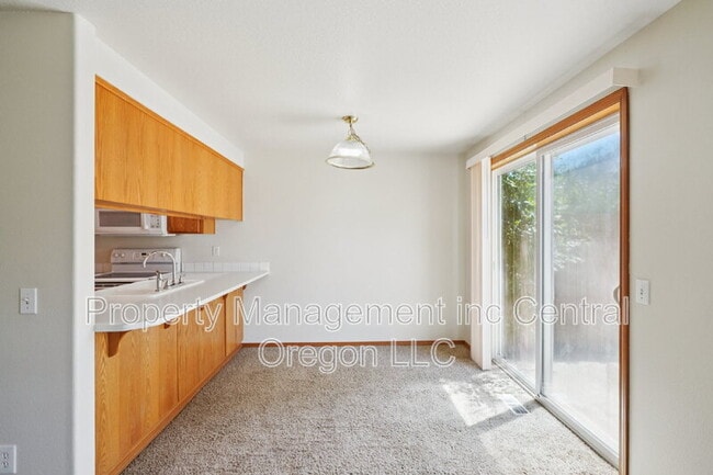 Building Photo - 2118 Baines Blvd