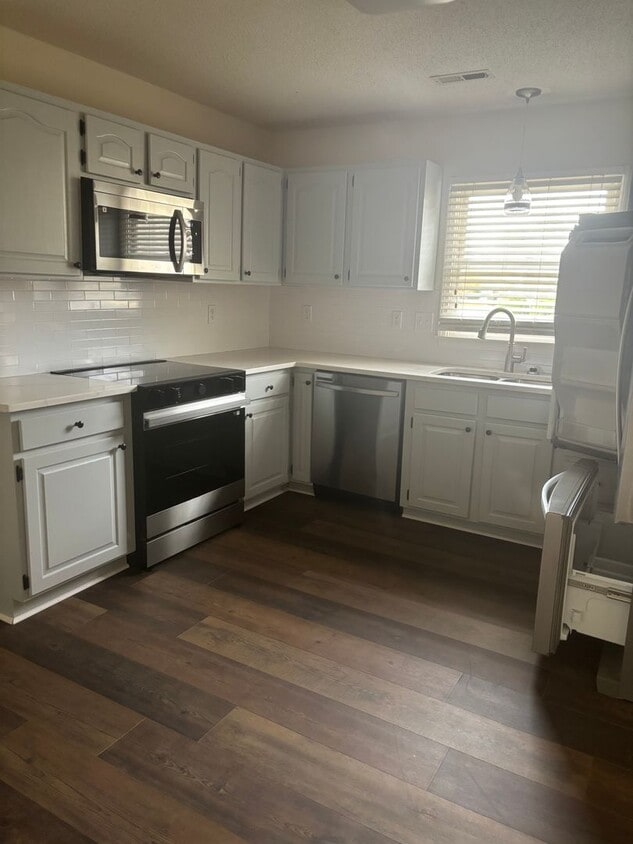 Primary Photo - 2 Bedroom Salisbury Townhome