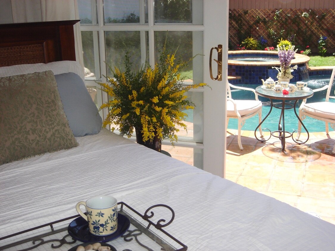 Inviting Master suite with sliding french doors - 14024 Peach Grove St