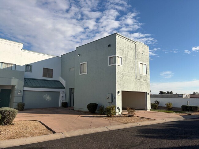 Foto del edificio - 5400 S Hardy Dr