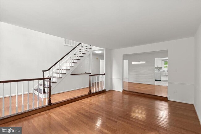 Building Photo - 1550 McLean Commons Ct