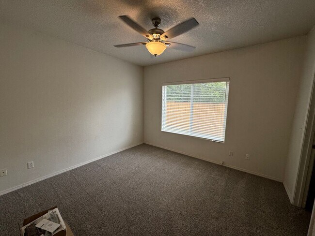 Foto del edificio - 1118 Nichols Ln