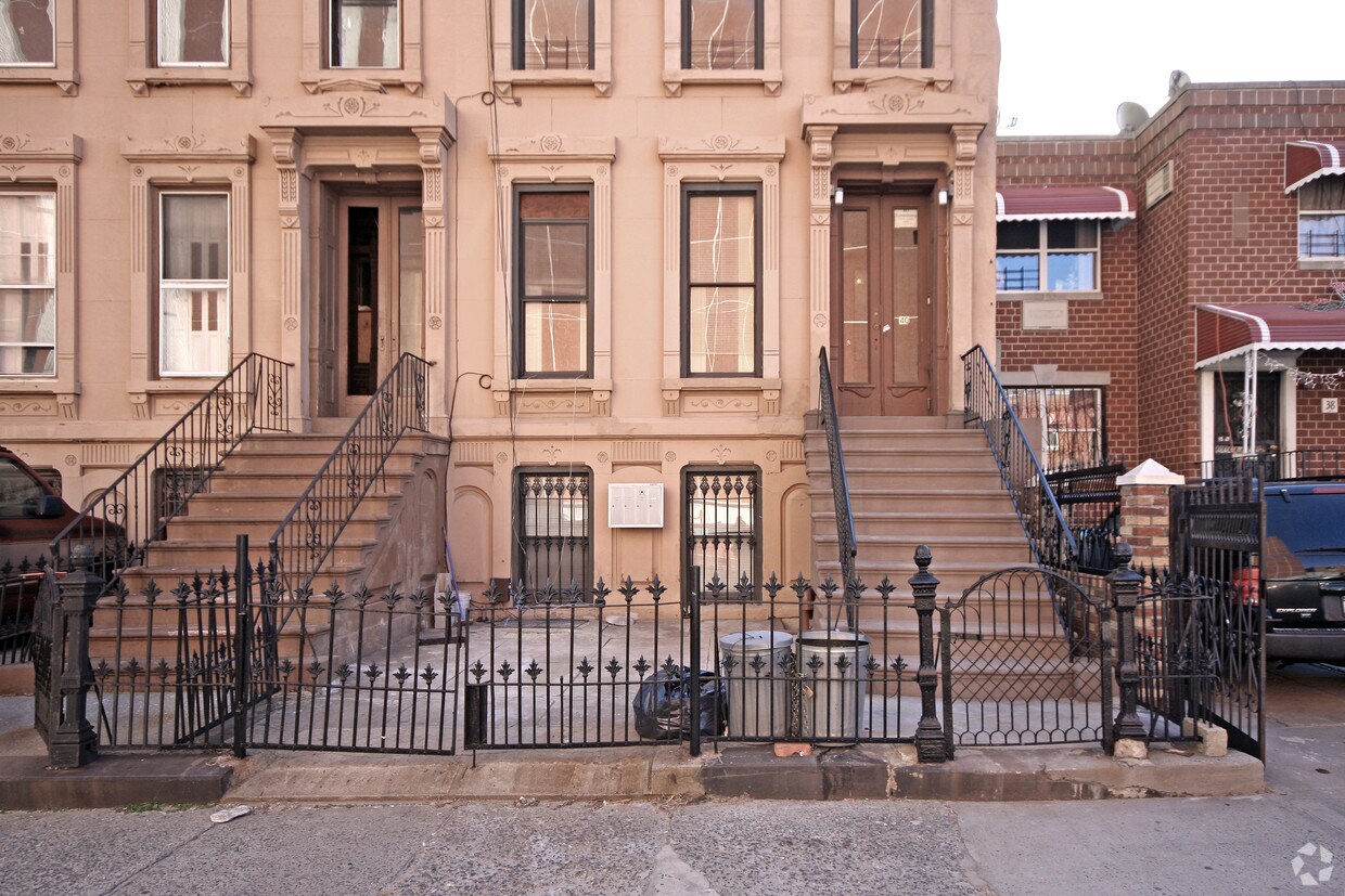 Building Photo - 224 16th St