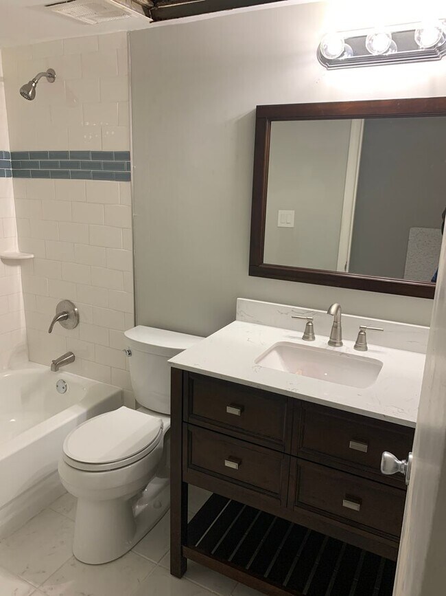 Foto del edificio - Pristine, move in ready 1 bath, 1 bedroom ...