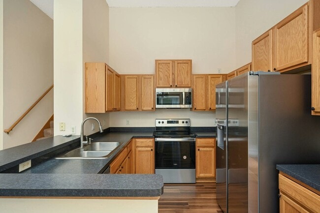 Building Photo - 7637 Century Blvd