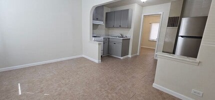 Building Photo - 827 Sullivan Ln