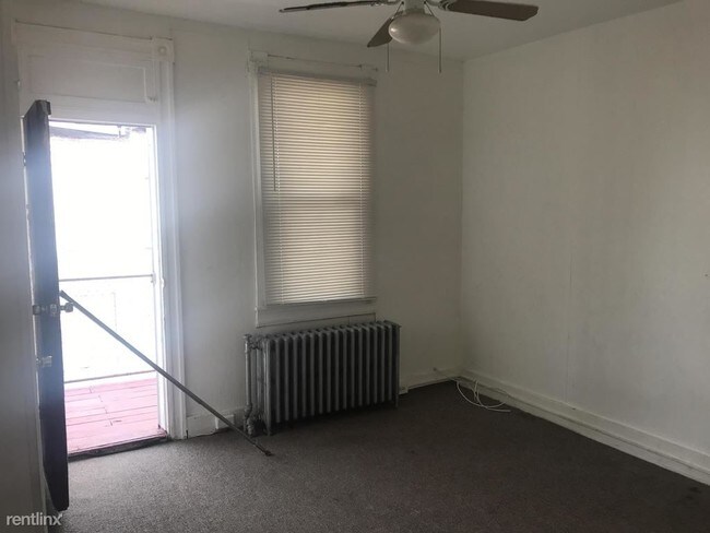 Building Photo - 3 br, 1 bath Townhome - 2616 McElderry St