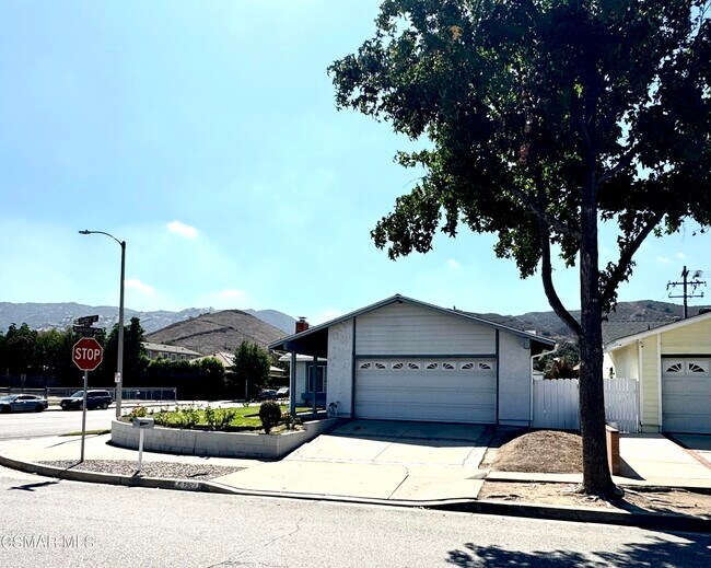 Foto del edificio - 5792 Damon St