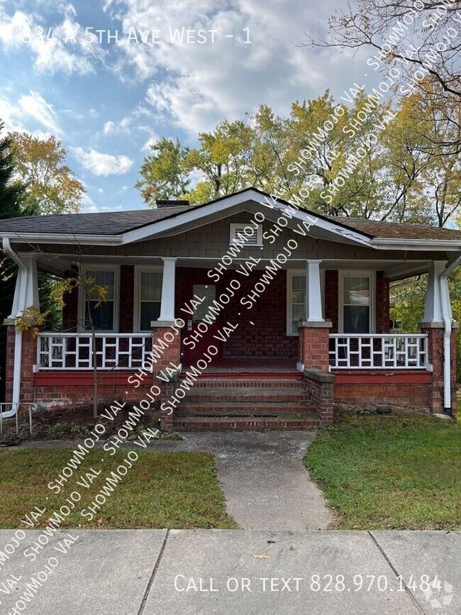 Building Photo - 834 5th Ave W