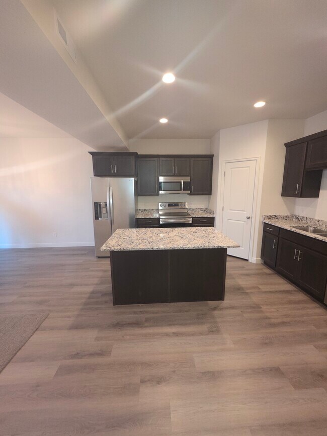 Building Photo - 250 W 1200 S