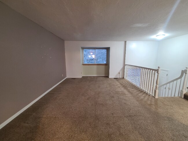 Building Photo - 907 N 900 W