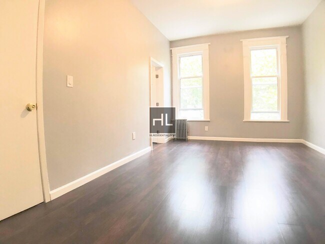 Foto del edificio - SPACIOUS TWO BEDROOM - WOODBINE STREET