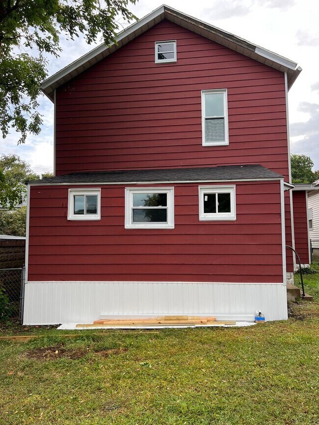 Foto del edificio - 4 br, 1 bath House - 410 Wallace st