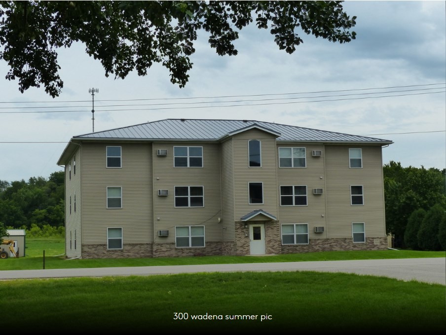 DJ Apartments - 300 Wadena Rd