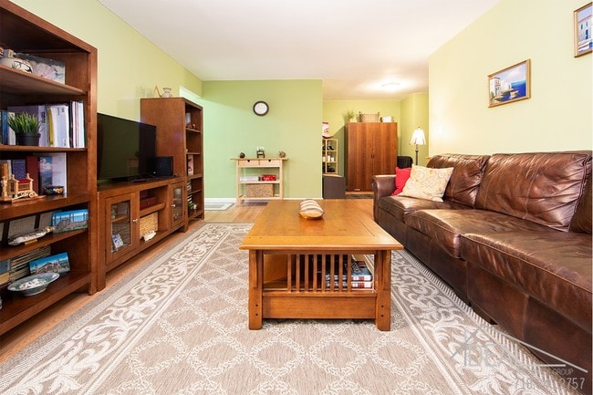 Building Photo - 9411 Shore Road #1BR