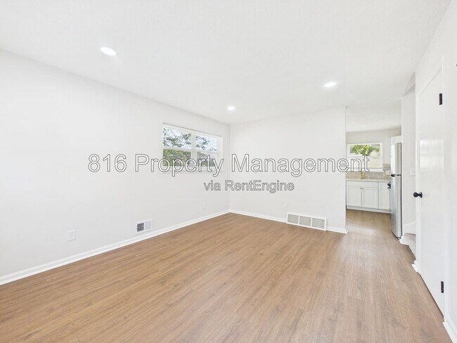 Foto del edificio - 7030 Ewing Ave