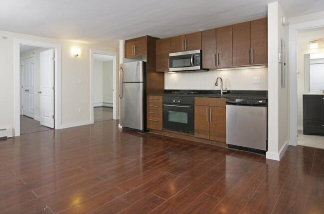 Building Photo - 18 E Springfield St