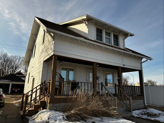 Building Photo - 520 N 1st Ave