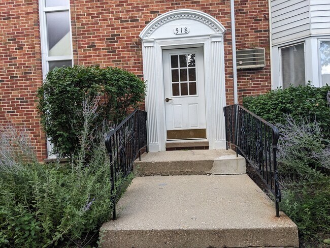 Foto del edificio - 518 W Miner St