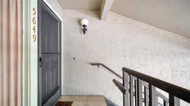 Foto del edificio - 5649 Summerside Ln