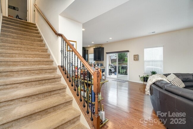 Building Photo - 3531 Ettrick Pl