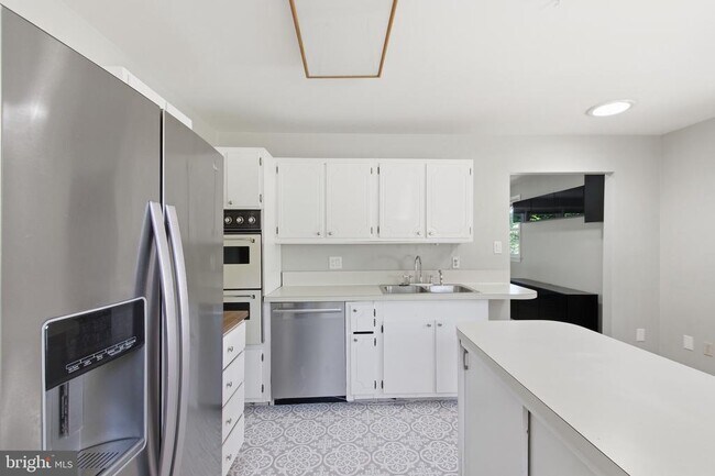 Building Photo - 3141 Clayborne Ave