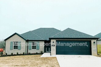 Building Photo - 372 Canada Dr