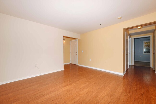 Foto del edificio - 14909 McKisson Ct
