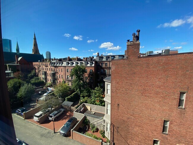 Building Photo - 98 Charles St