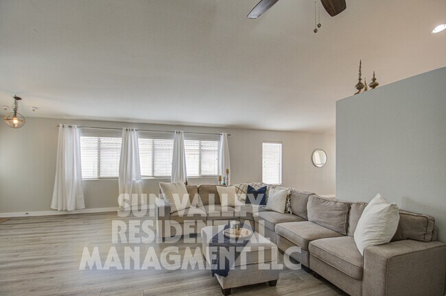 Building Photo - 17526 W Coyote Trail Dr