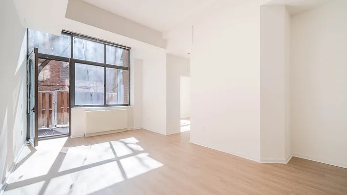 Foto principal - 505 W 54th St