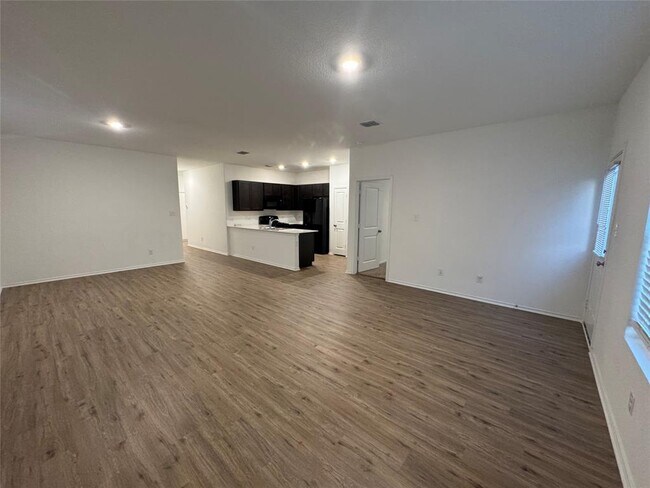 Foto del edificio - 502 Thunderstorm Ave