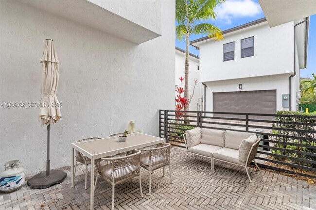 Foto del edificio - 8249 NW 46th St