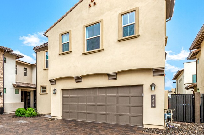 Building Photo - SONORAN FOOTHILLS 4 BEDROOM 2.5 SFH