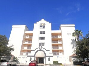 Building Photo - 7048 Sevilla Ct