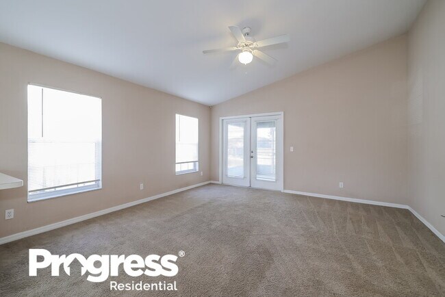 Foto del edificio - 8008 Sugar Pine Blvd