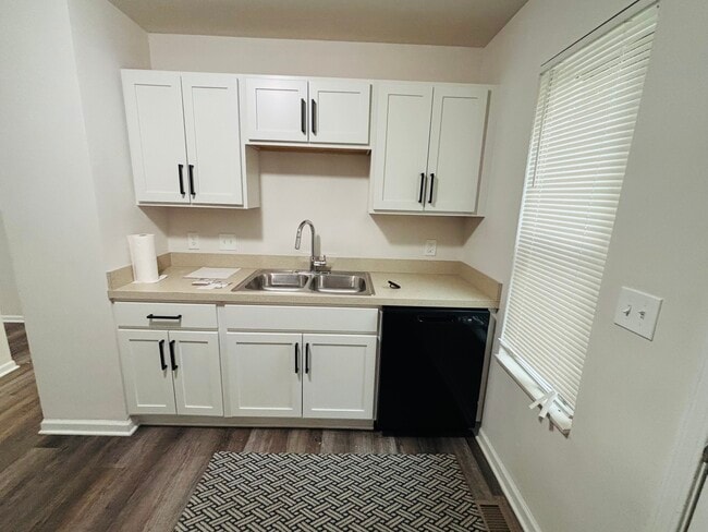 Foto del edificio - 606 E 103rd St