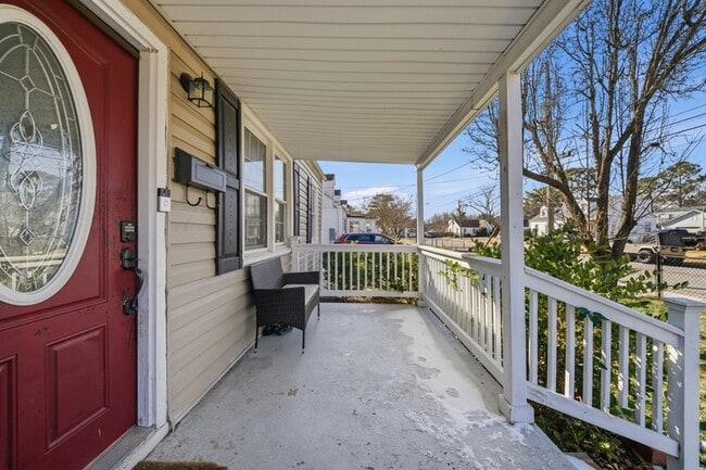 Building Photo - 4549 Bankhead Ave