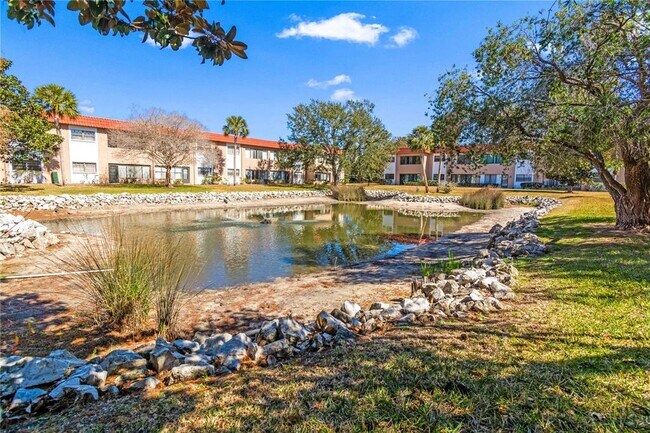 Foto del edificio - 1750 Belleair Forest Dr