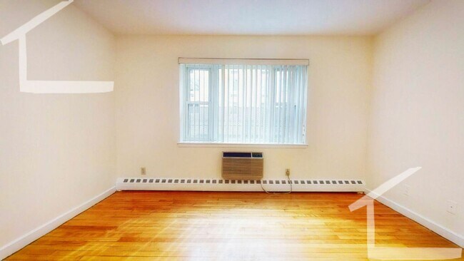 Foto del edificio - BABCOCK ST BROOKLINE - 2BED / 1BATH - $350...