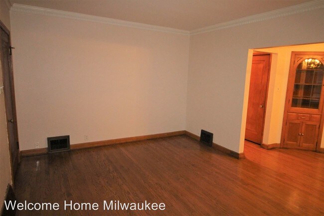 Building Photo - 4 br, 1 bath House - 3946 N 64th Street