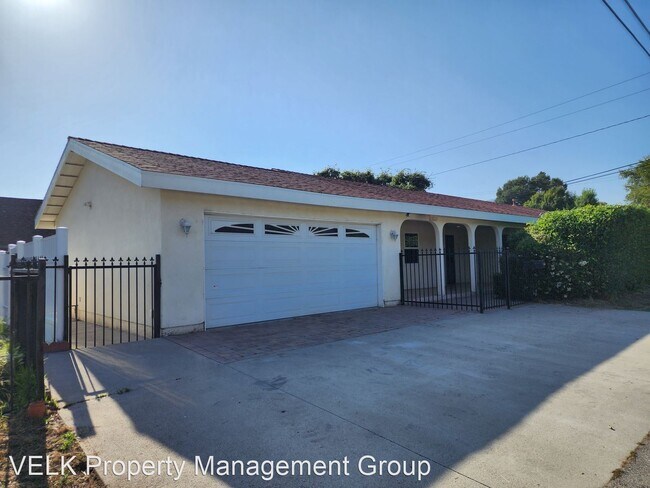 Foto del edificio - 3 br, 2.5 bath House - 2585 N Windsor Ave